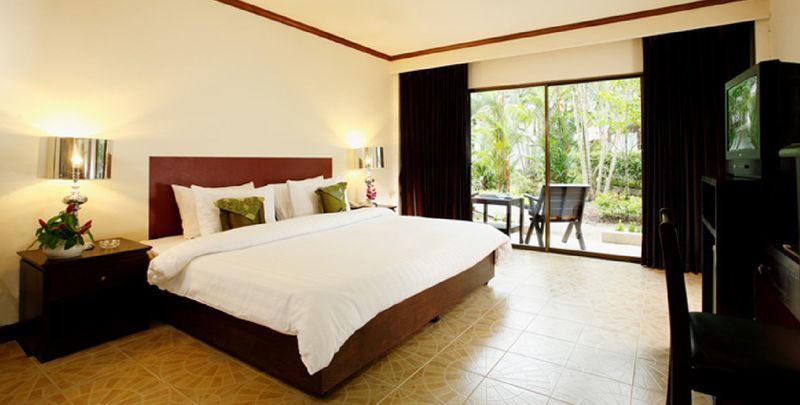 Bamboo Beach Hotel & Spa Patong Extérieur photo