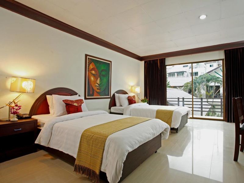 Bamboo Beach Hotel & Spa Patong Extérieur photo