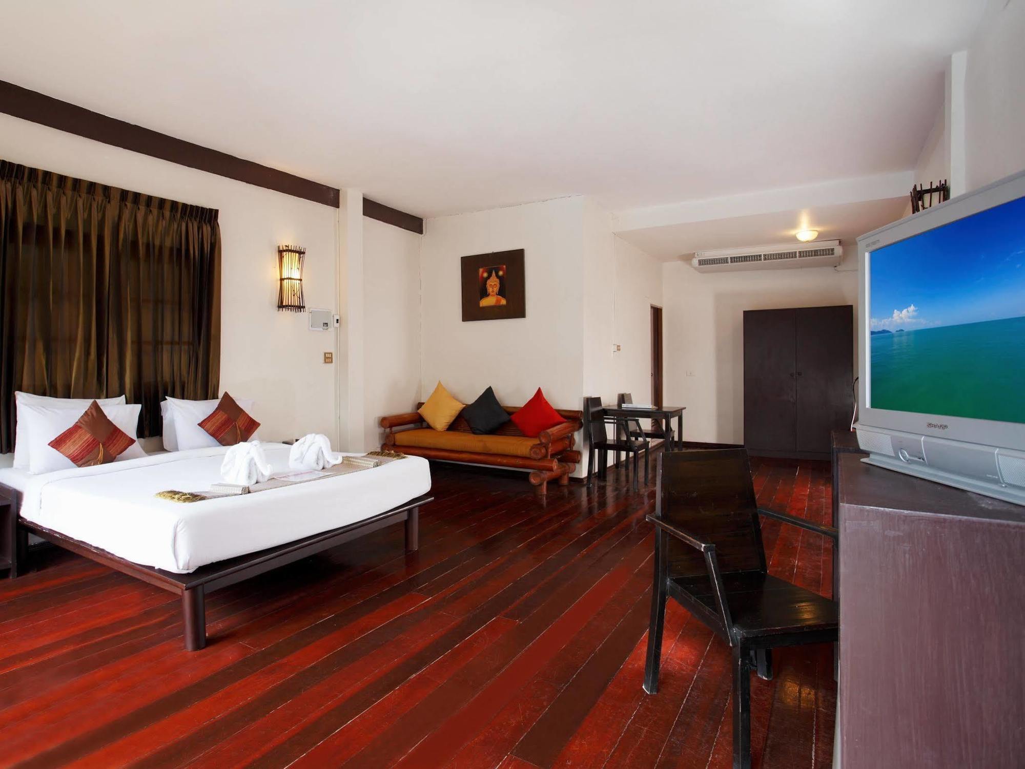 Bamboo Beach Hotel & Spa Patong Extérieur photo