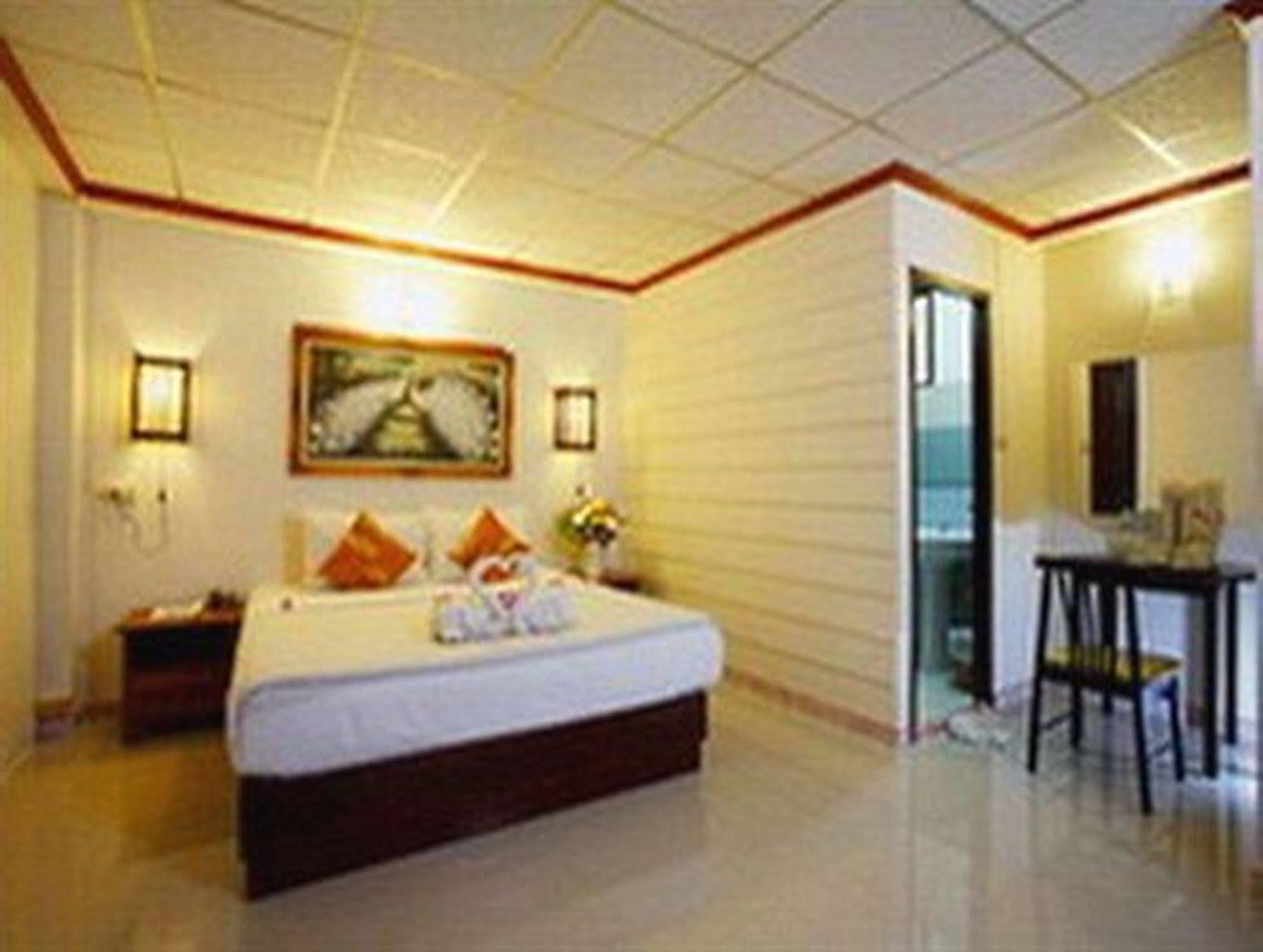 Bamboo Beach Hotel & Spa Patong Extérieur photo