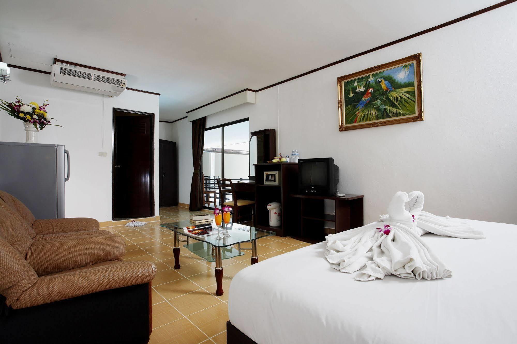 Bamboo Beach Hotel & Spa Patong Extérieur photo