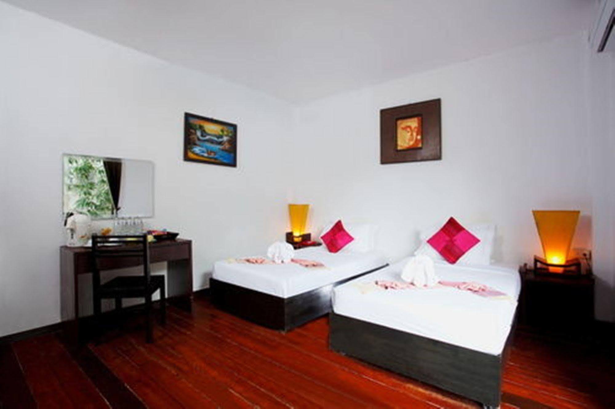 Bamboo Beach Hotel & Spa Patong Extérieur photo